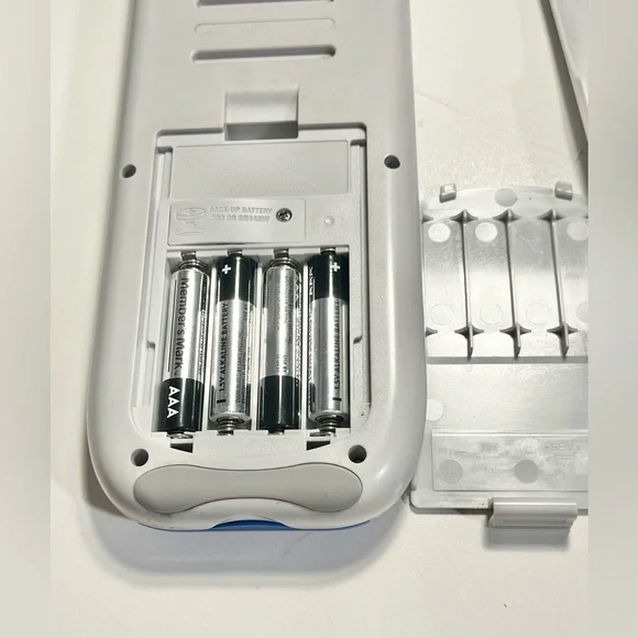 TI-84 Plus Silver Edition Calculator from Texas Instruments Used - Picture 6 of 7